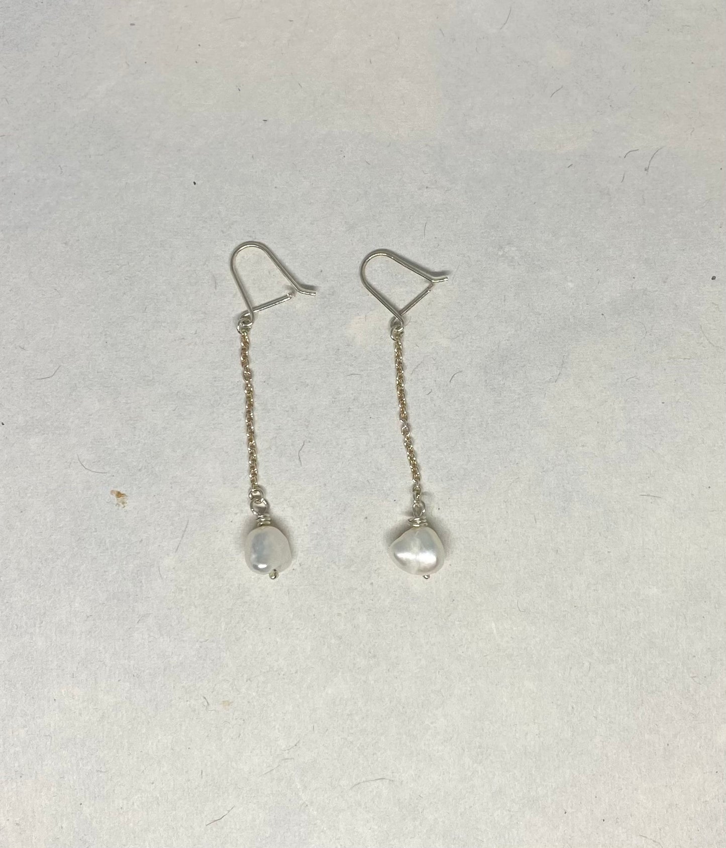 Oorbellen met een zoetwaterparel