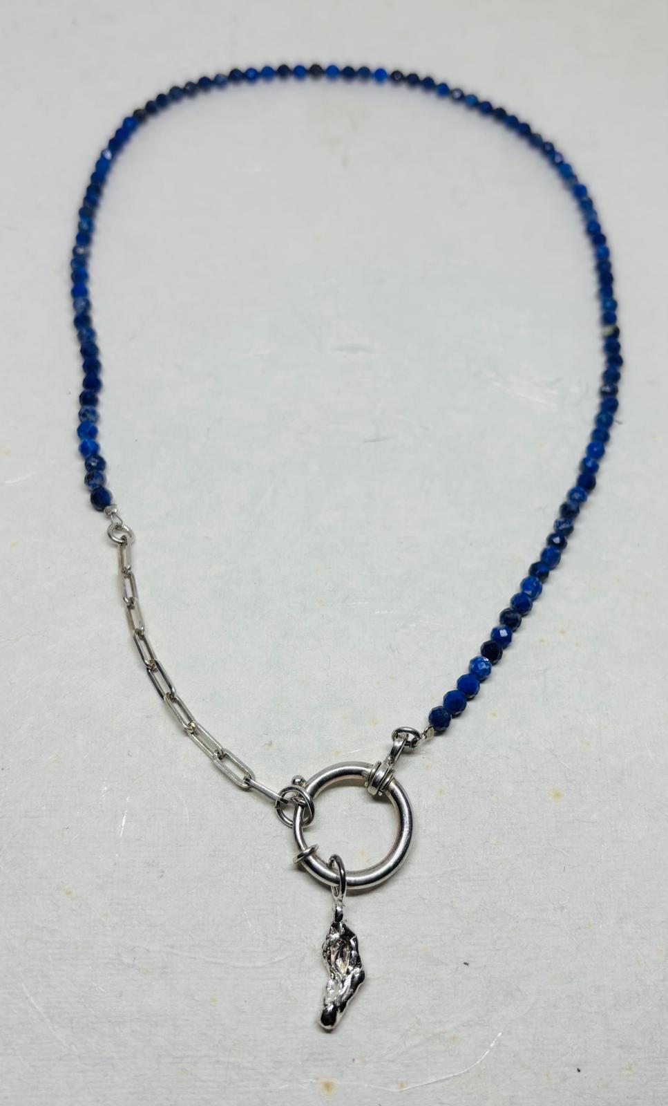 Unieke ketting met prachtige Lapis Lazuli edelstenen en siersluiting