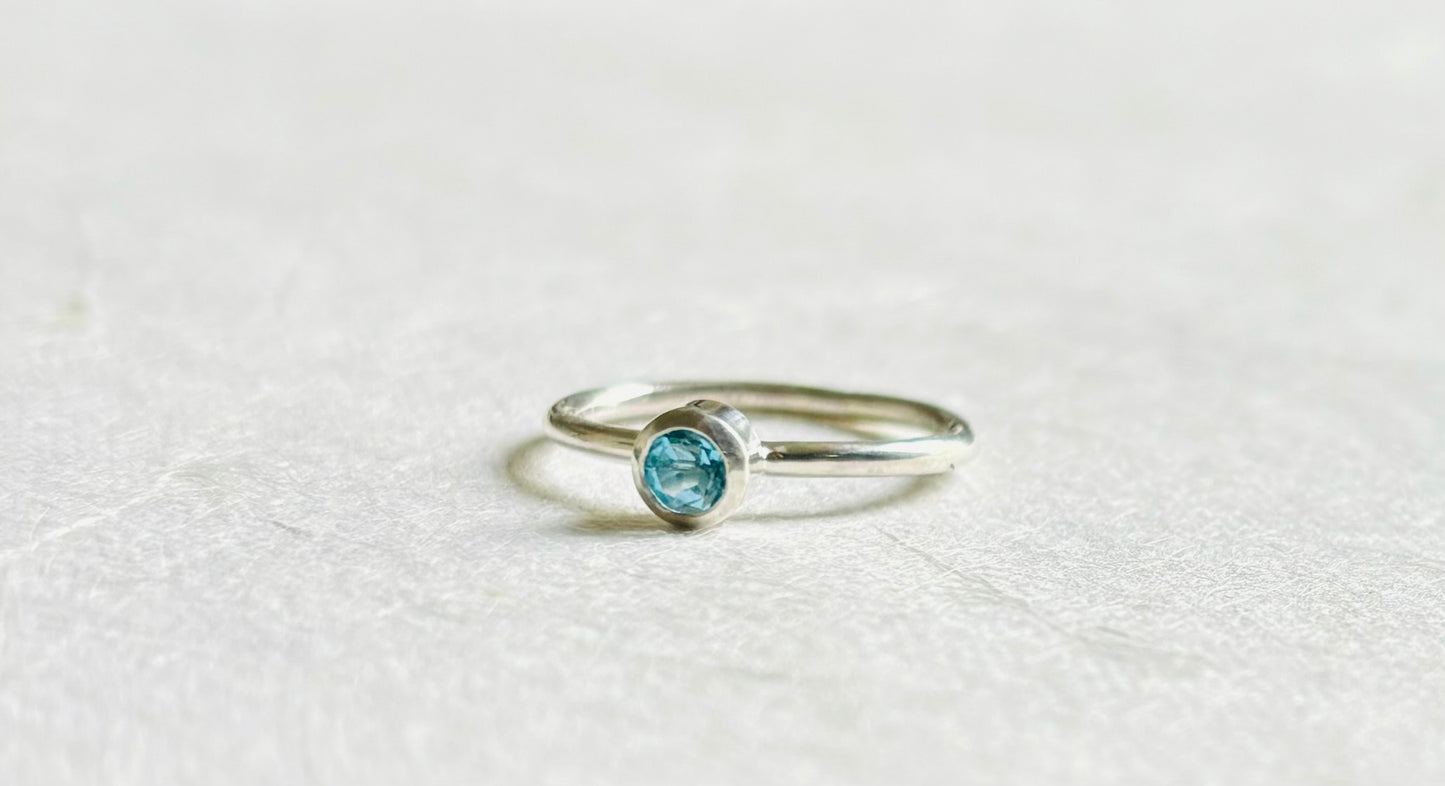 Zilveren ring blauw