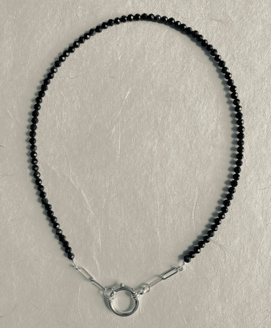 Unieke Obsidiaan ketting met een siersluiting