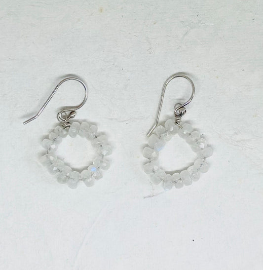 Zilveren oorbellen met Maansteen