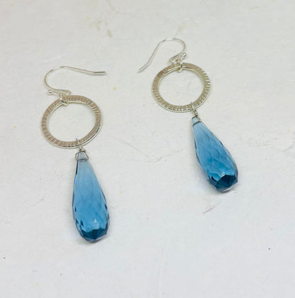 Zilveren oorbellen met blauwe kyaniet
