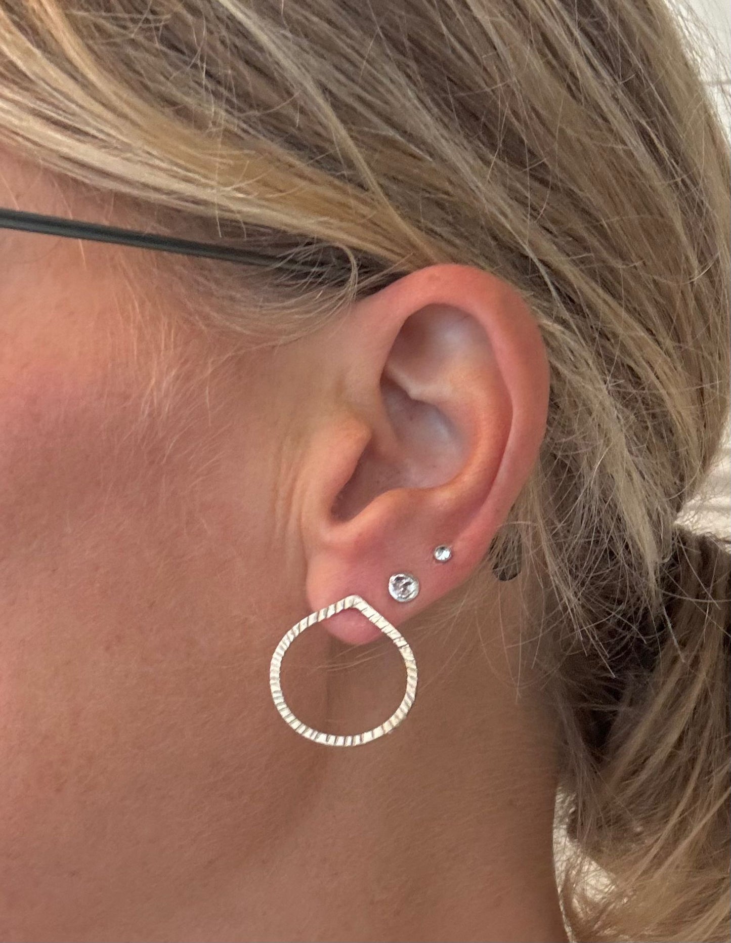 Zilveren bewerkte oorbellen