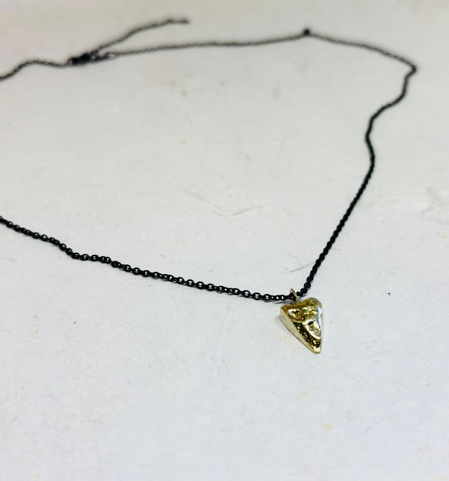 LAATSTE hart kettinghanger van gerecycled goud