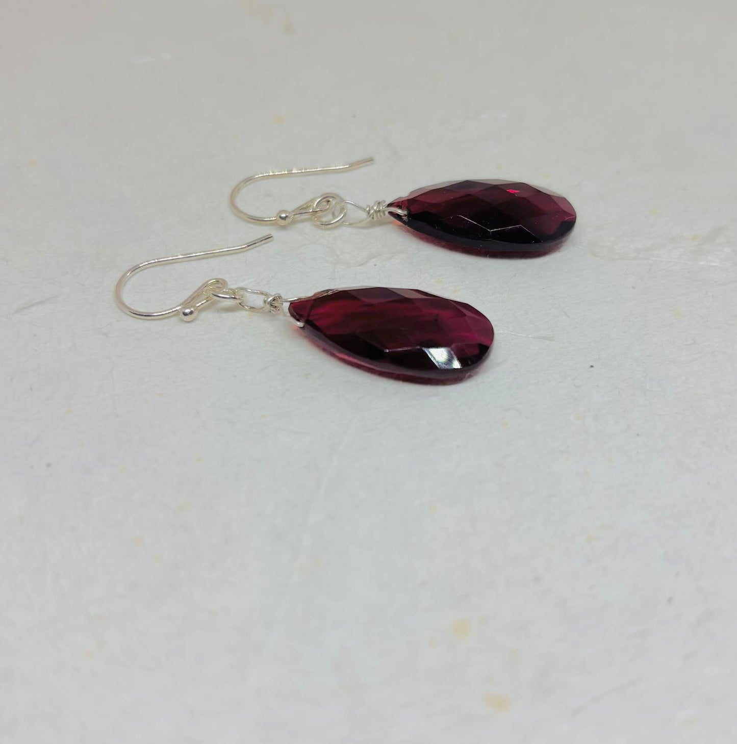 Zilveren oorbellen met met graniet