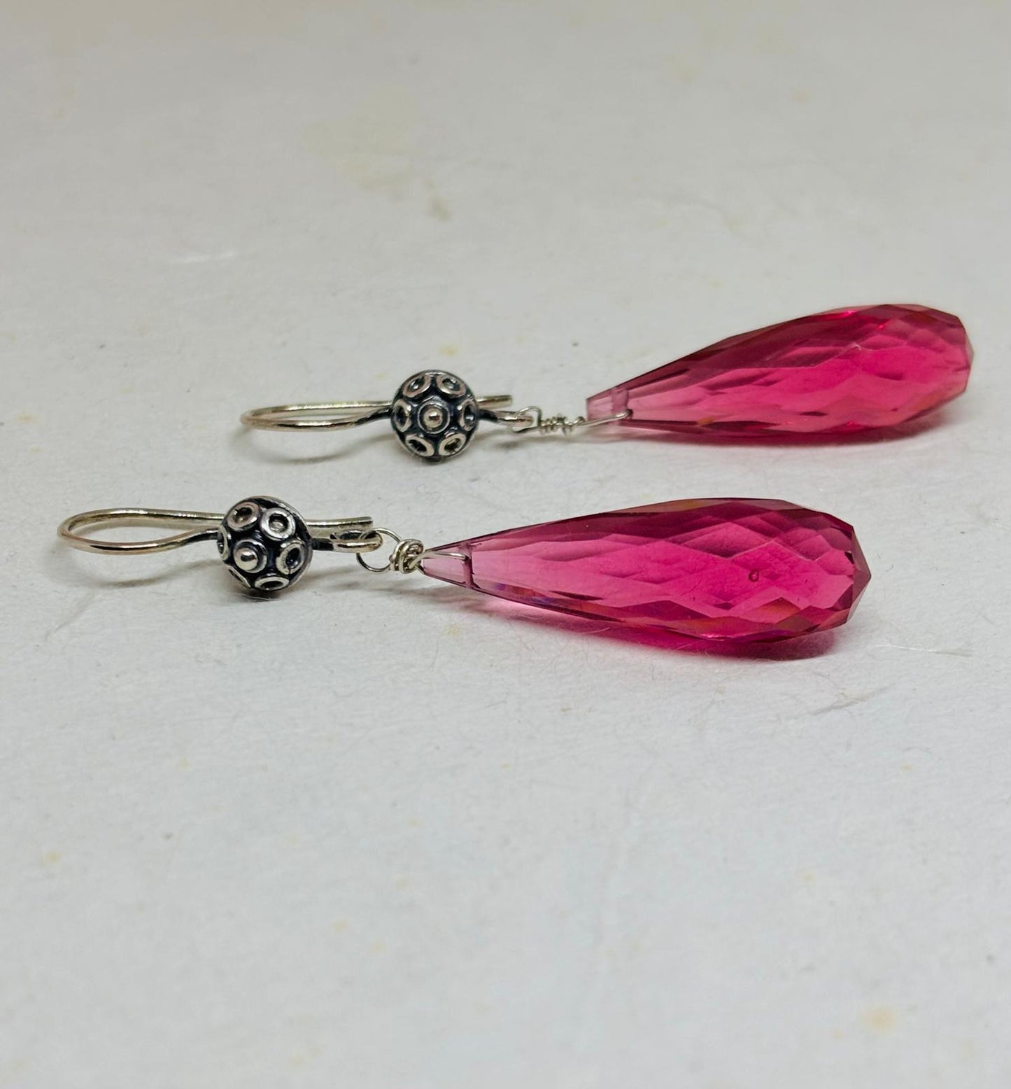 Zilveren oorbellen met toeramalijn