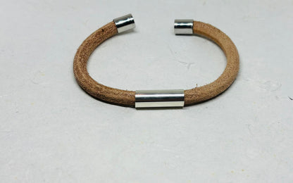 Armband leer met zilveren buis incl. magneetsluiting