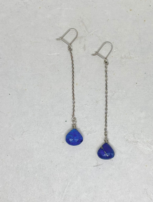 Zilveren oorhangers met een Lapis Lazuli